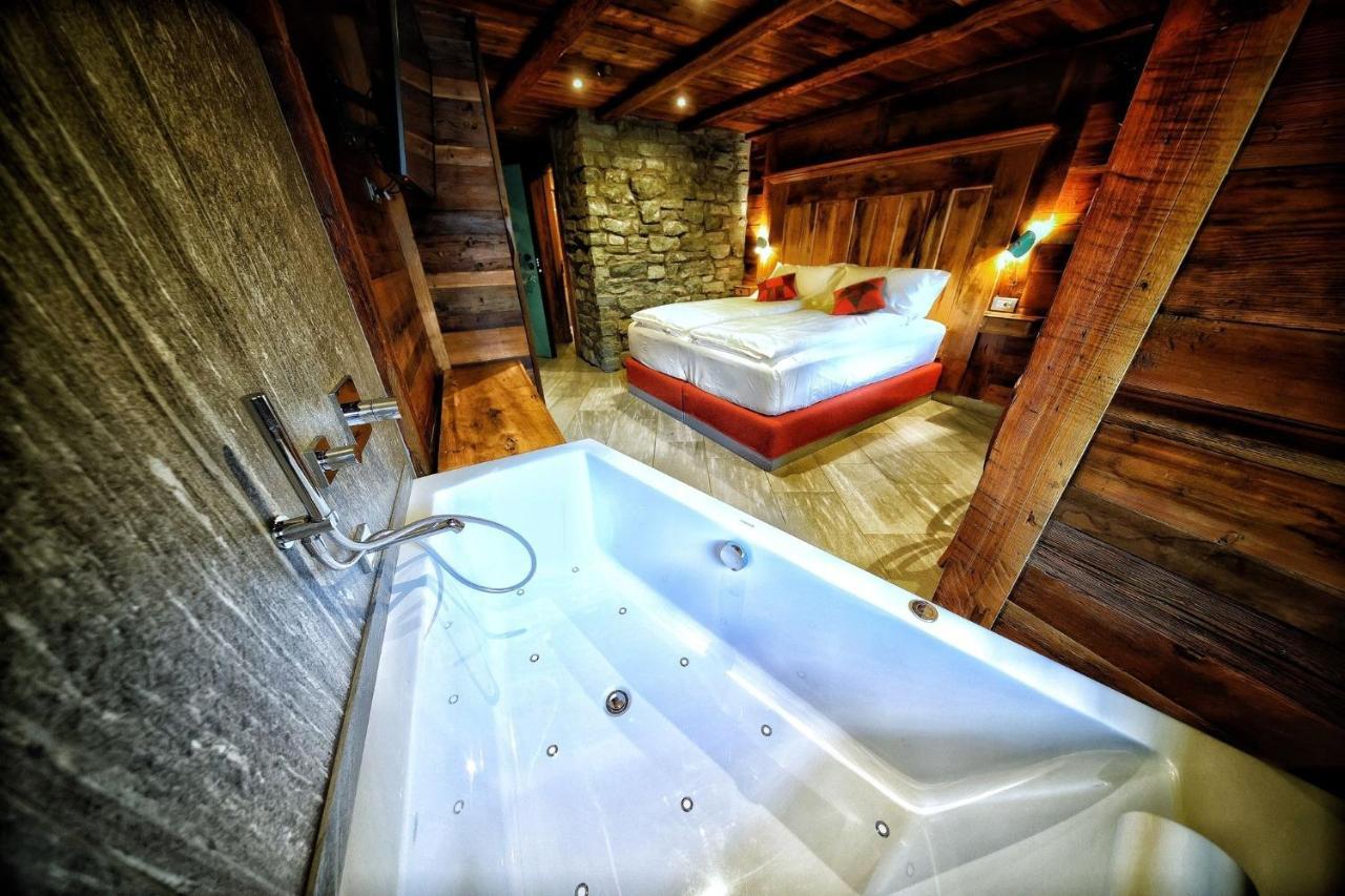 Cafe Quinson Relais De Charme Guest house *