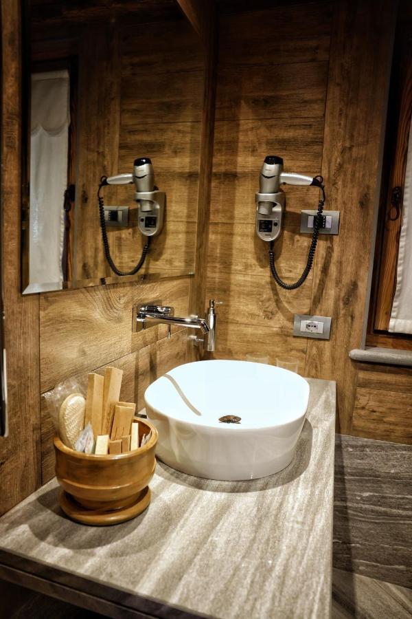 Cafe Quinson Relais De Charme Guest house Morgex